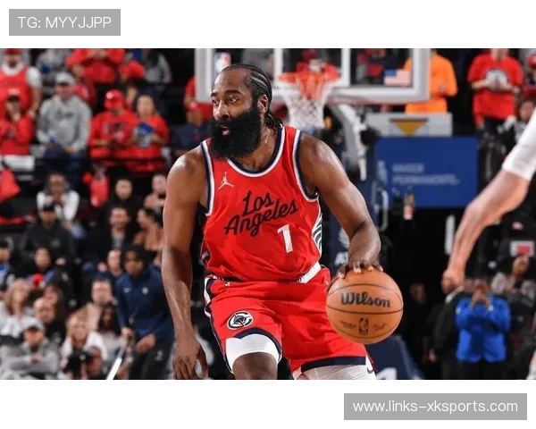 哈登单场37篮板数据惊人：当进攻与防守完美融为一体